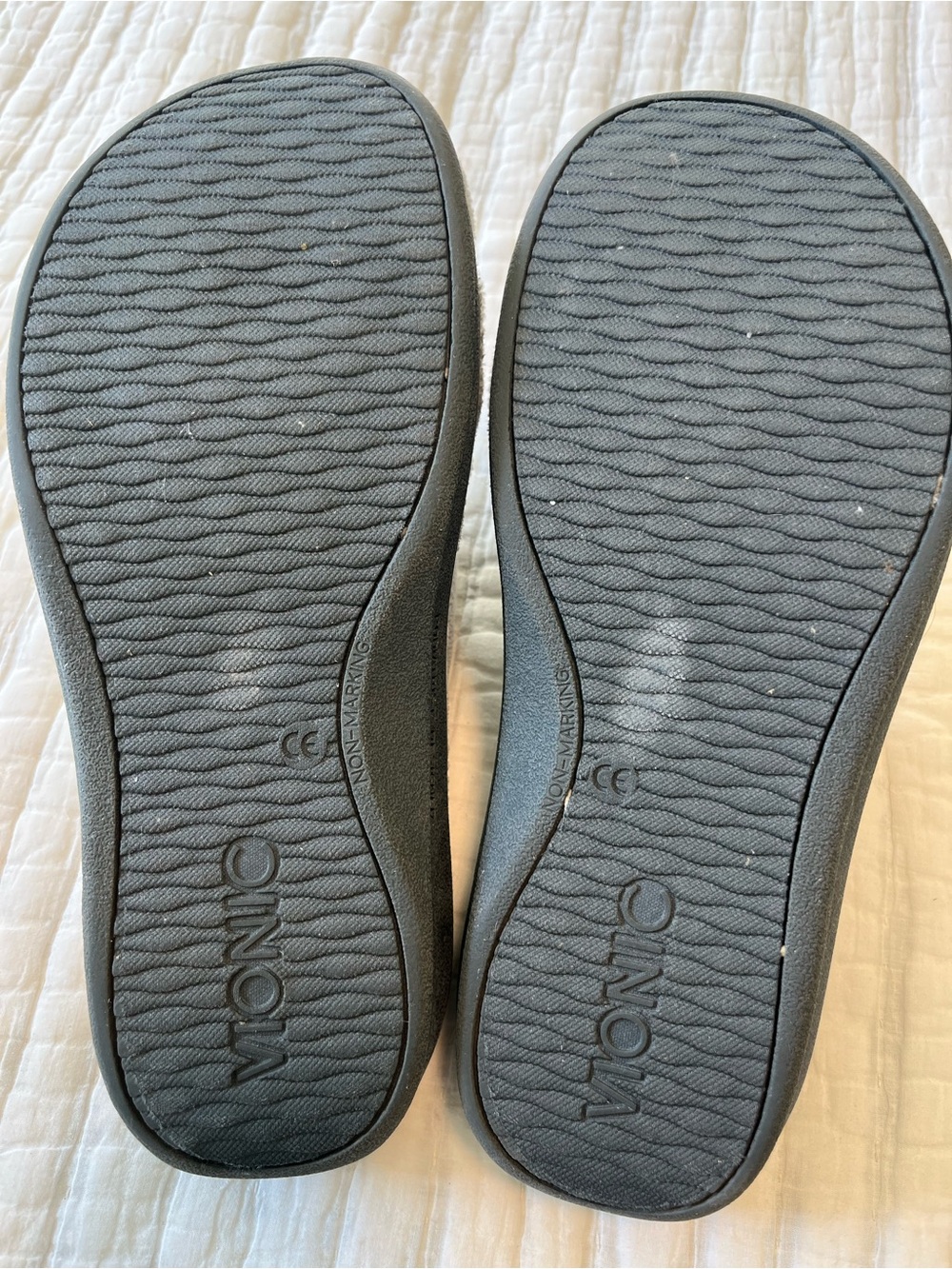 Vionic Relax Slippers - Picture 4 of 8